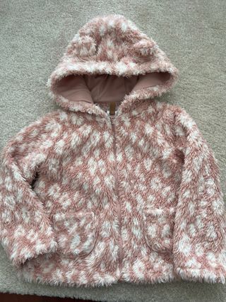 Casaco menina peludo com capuz