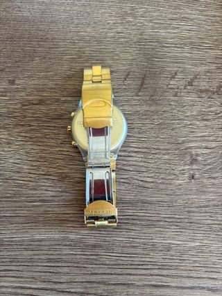 Reloj Swatch Dorado