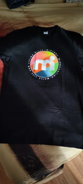 Lote 2 Camisetas Converse y Mistral Talla S