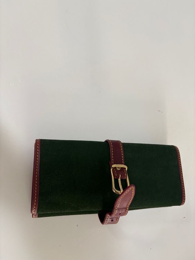 Estuche de viaje El Potro piel verde y rojo