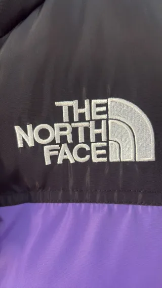 Abrigo The North Face 700 Morado y Negro