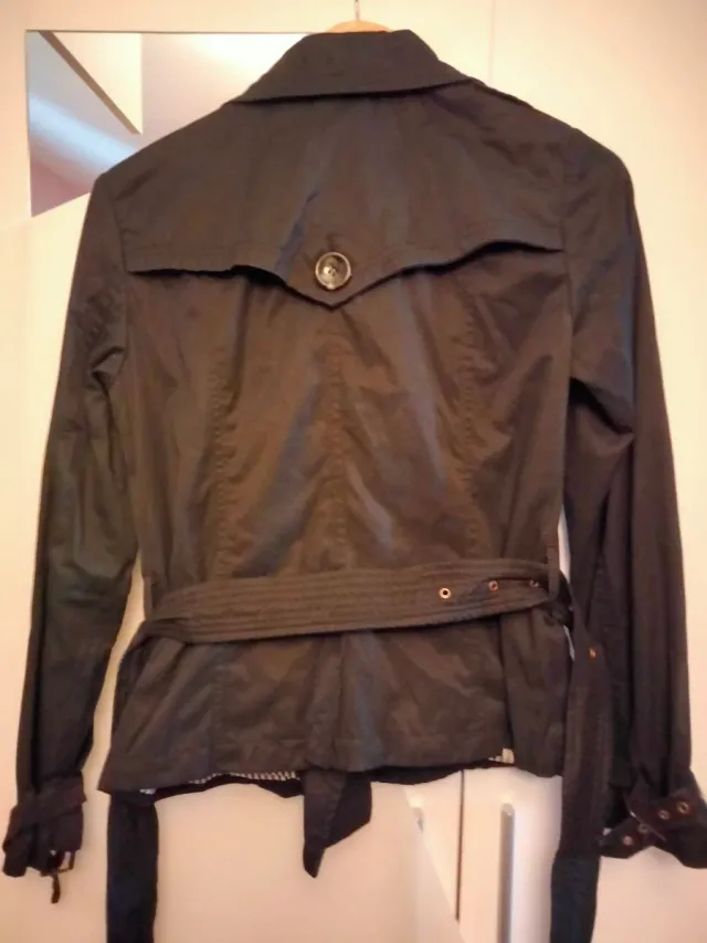 Chaqueta corta Naf Naf negra Talla 40