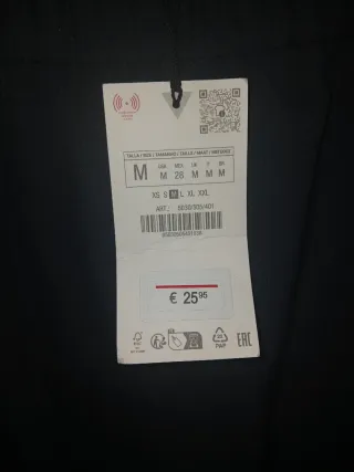 Pantalón Zara Talla M con Raya Lateral