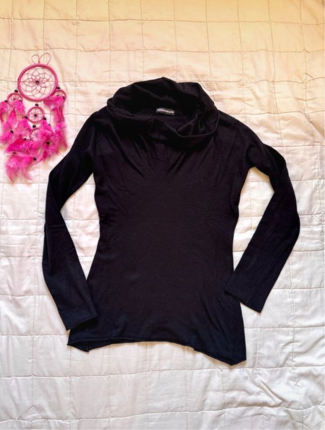 Maglione nero collo alto