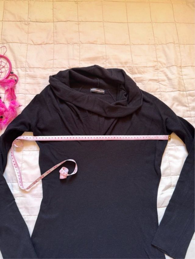 Maglione nero collo alto