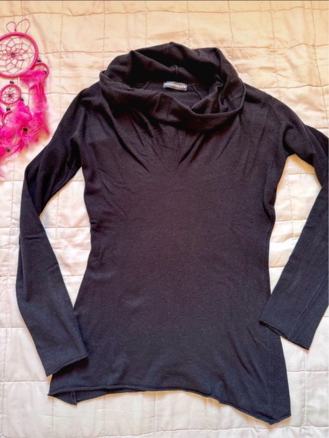 Maglione nero collo alto