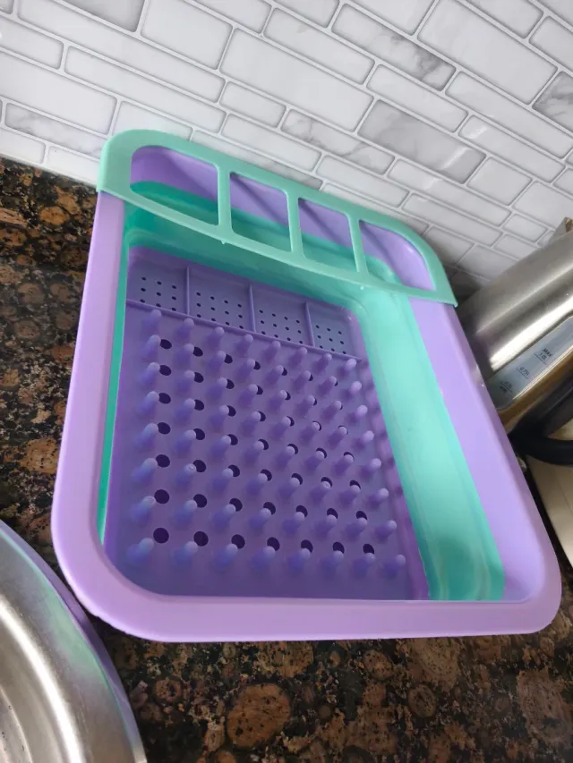 Escurreplatos plegable morado y verde