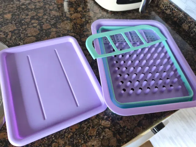 Escurreplatos plegable morado y verde