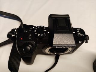 Cámara Panasonic Lumix DMC-G7K Usada solo 6 veces
