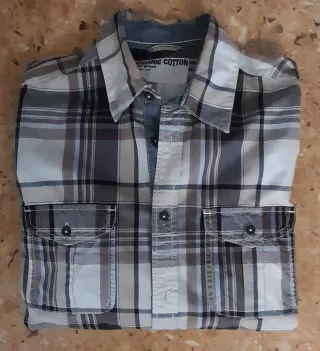 Pantalón vaquero y camisa cuadros hombre Celio.