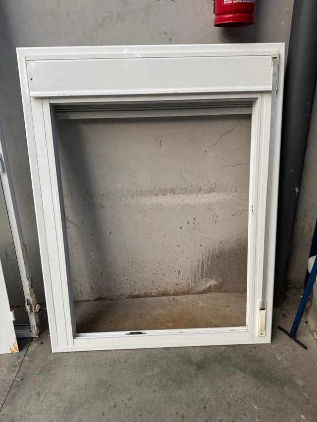 Ventana aluminio con persiana