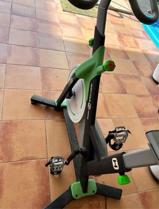 Bicicleta Estática Verde y Negra