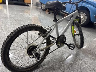 Bicicleta B-TWIN 20 Gris