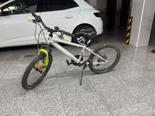 Bicicleta B-TWIN 20 Gris