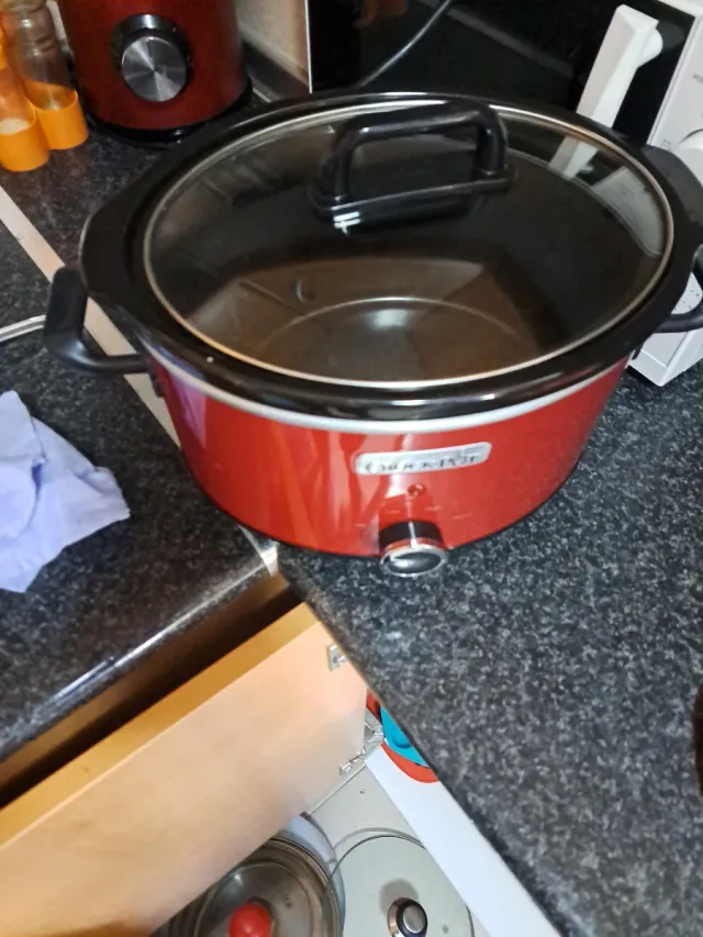 Olla de cocción lenta Crock-Pot roja
