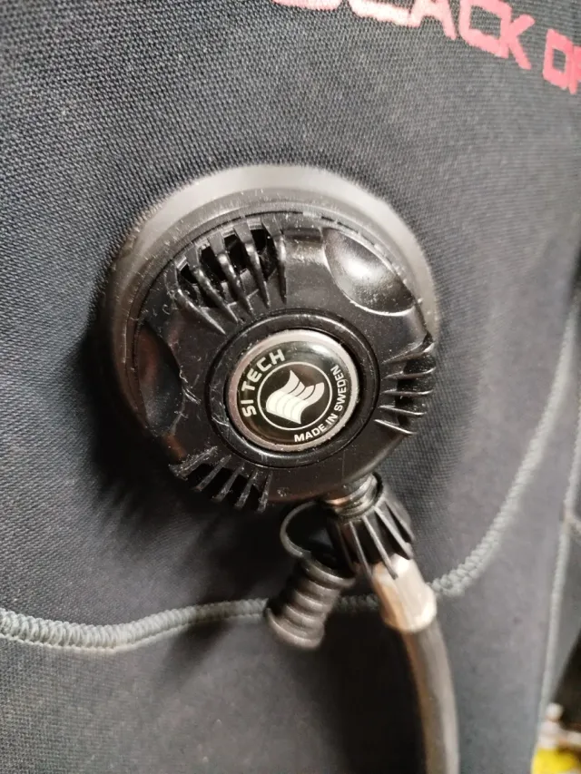 Traje Seco Subacqua Black Day