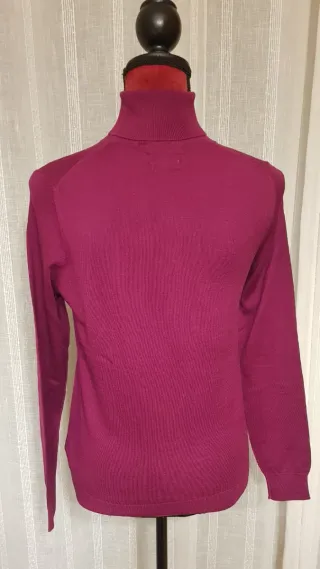 Jersey granate cuello vuelto