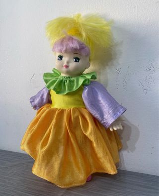 Bambola vintage arcobaleno