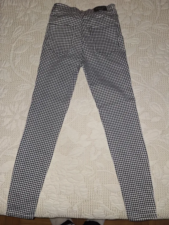 Pantalones de cuadros blanco y negro