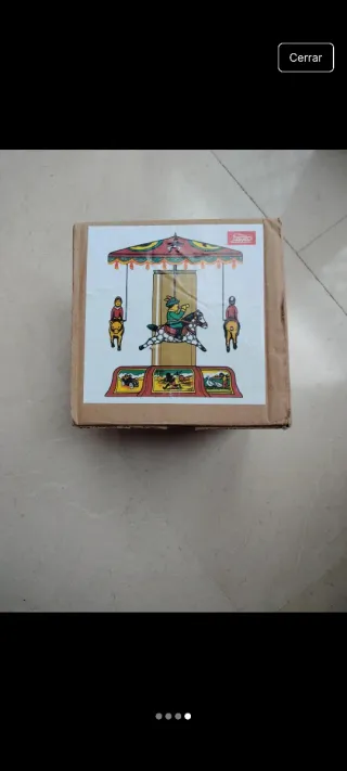 Carrusel de hojalata