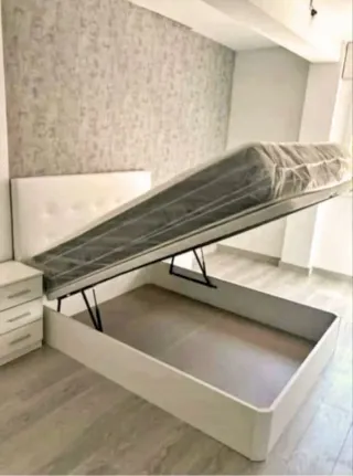 Canapé y canapé y canapé