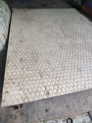 Rampa metálica antideslizante