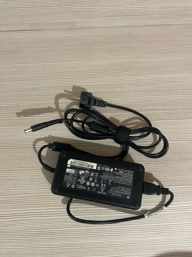 Cargador HP 150W