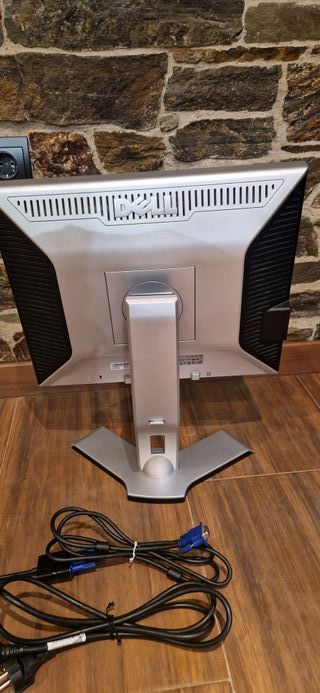 Monitor fabricado por Dell modelo 1908FPc LCD 19"