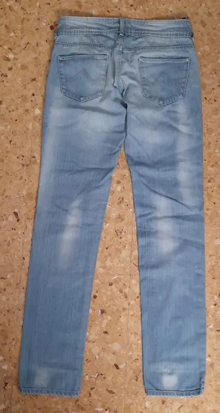 Pantalón vaquero y camisa blanca Talla 38