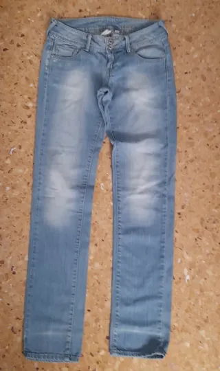 Pantalón vaquero y camisa blanca Talla 38