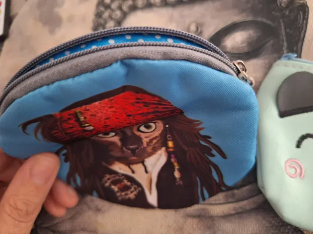 Dos monederos gato pirata Johnny Depp y perro