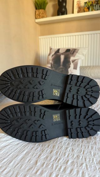 Botas altas planas negras