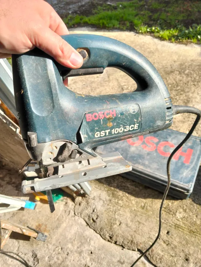 Sierra de calar Bosch GST 100 BCE