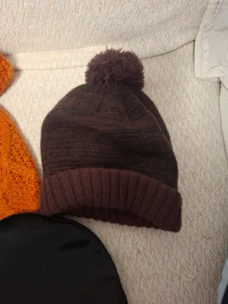 Gorros de lana con pompón