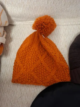 Gorros de lana con pompón
