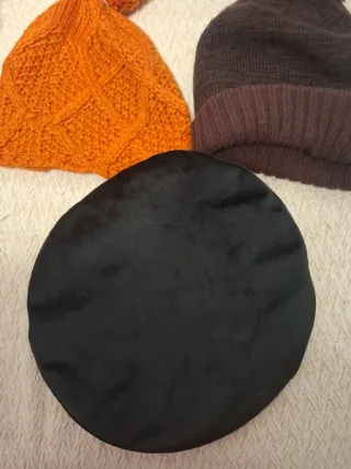 Gorros de lana con pompón