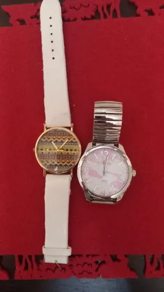 Due Orologi da Polso Multicolore e Argento