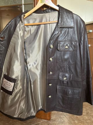 Chaqueta de cuero marrón