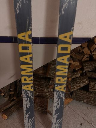 Esquís Armada con fijaciones