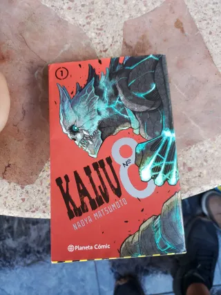 Kaiju 8 nº 01