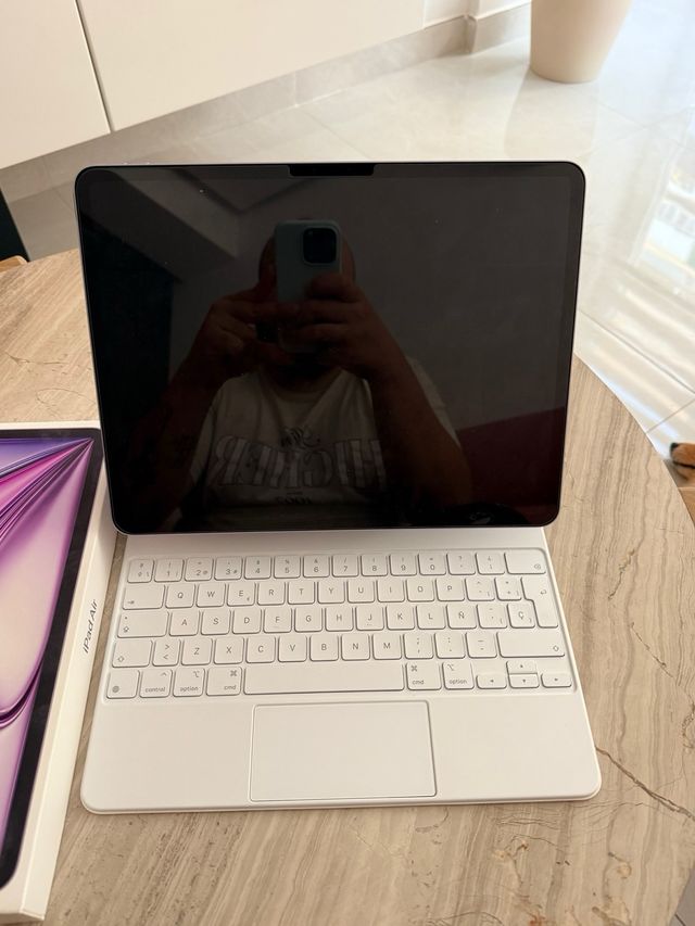 iPad Air M2 256GB Morado