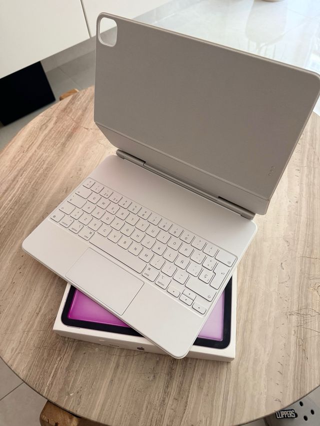 iPad Air M2 256GB Morado