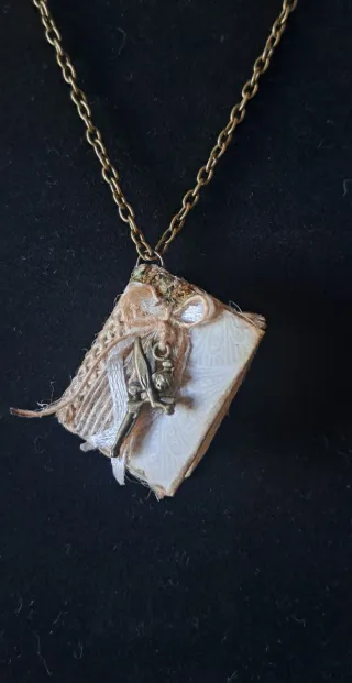 Ciondolo Minilibro Fate Artigianale