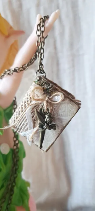 Ciondolo Minilibro Fate Artigianale