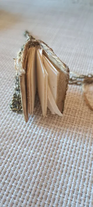 Ciondolo Minilibro Fate Artigianale