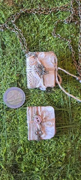 Ciondolo Minilibro Fate Artigianale