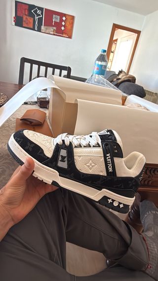 Zapatos Louis Vuitton Negros y Blancos