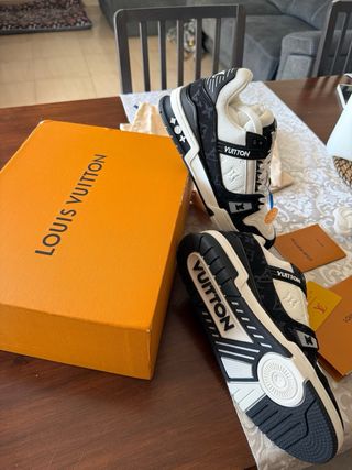 Zapatos Louis Vuitton Negros y Blancos