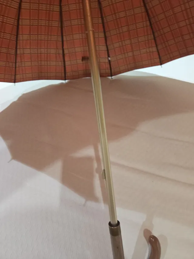 Paraguas manual rojo