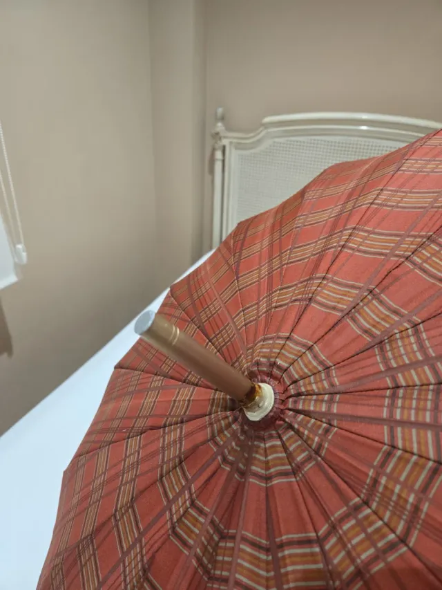 Paraguas manual rojo